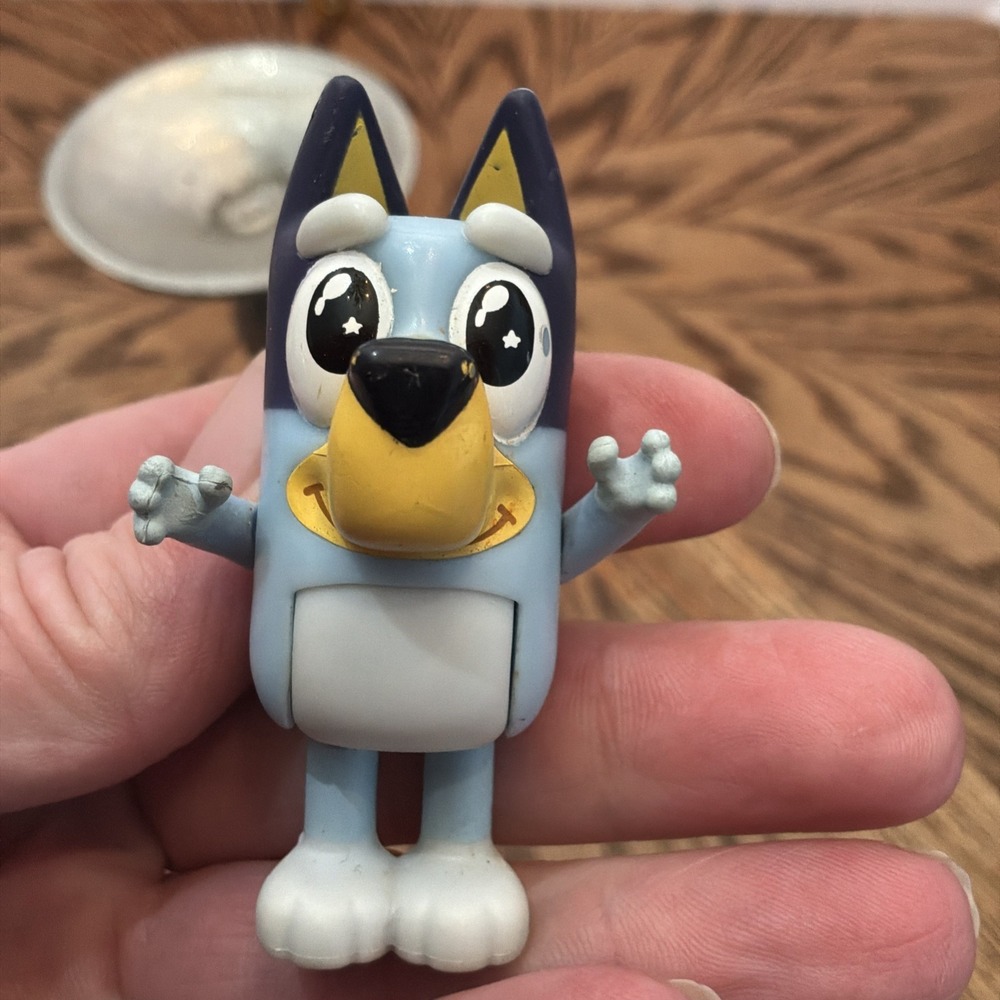 Bluey Action Figure Toy 2.5" Bends at the Hips to Sit Cake Topper Star Eyes‎